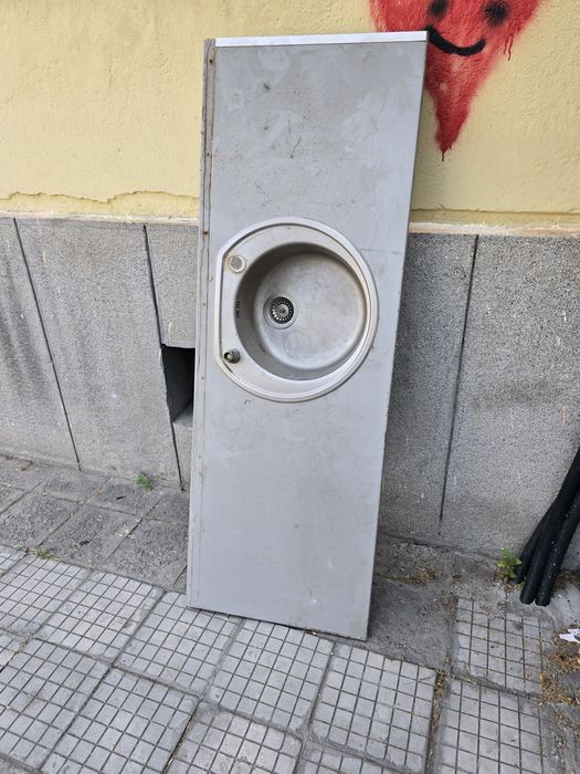 Плот с мивка бианко