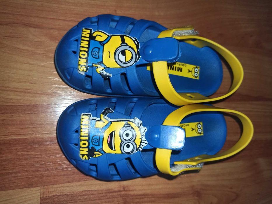 Sandale Minions, mărimea 22/23
