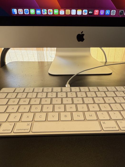 Apple iMac 27” Retina 5K (2017) | i5 3.5 GHz | 24 GB RAM | Radeon Pro 575 | Apple Keyboard + Magic Mouse