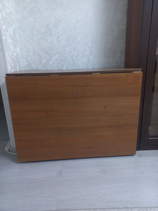 Продам раздвижной стол (книжка)