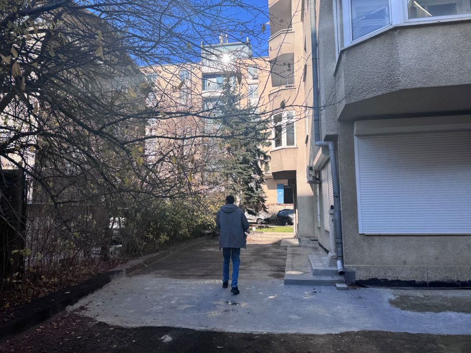 Дава се под наем Офис в София, Изгрев - 65 кв.м за 560 € - Снимка #2