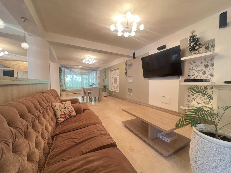 Casa Parcul Sub Arini