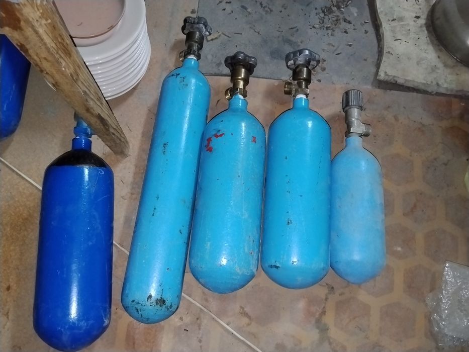 Кислородные баллоны маленькие.