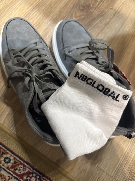 НОВЫЕ серые кеды/кроссовки