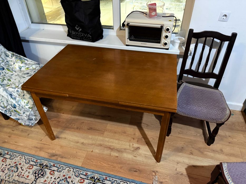 Раздвижной стол и 6 стульев