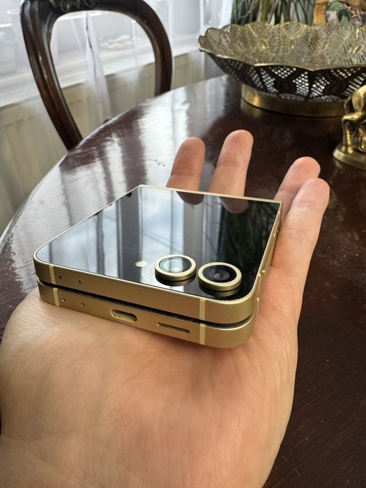 Samsung ZFlip 6 - 512GB