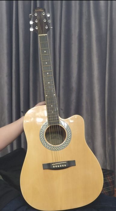 Продается гитара