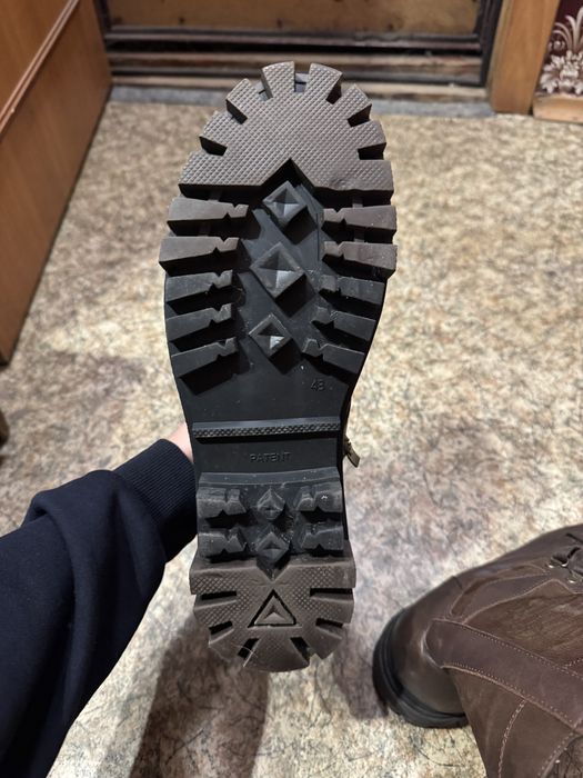 Продам ботинки зимние