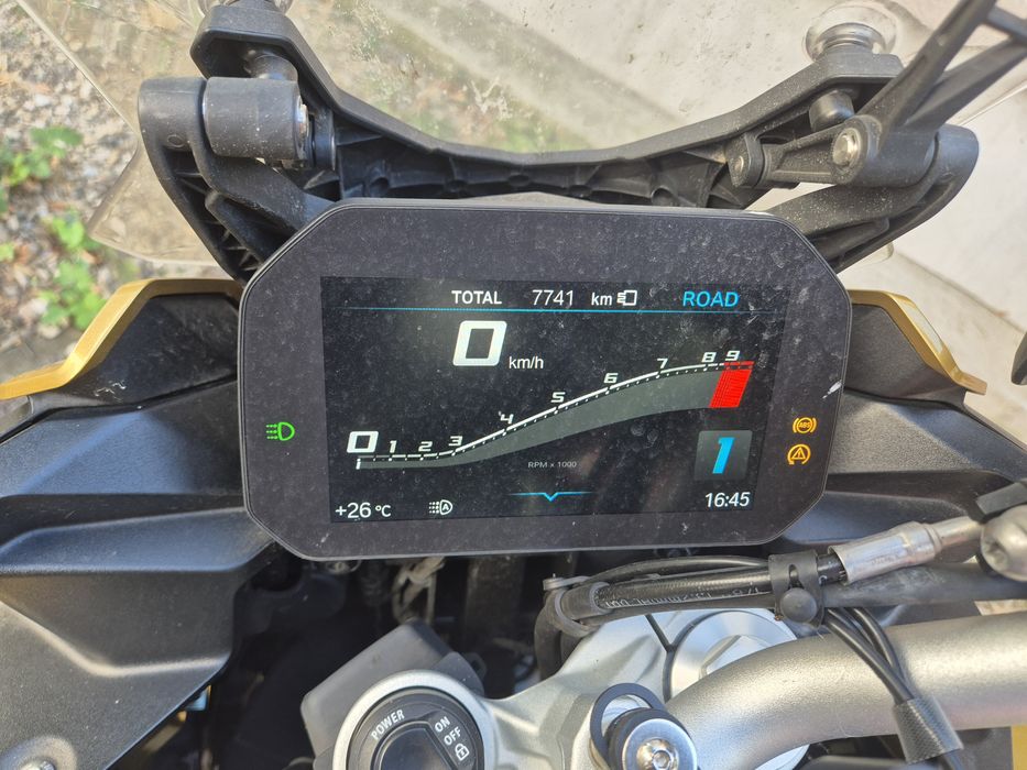 Motocicleta BMW F900XR