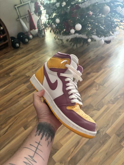Air Jordan 1 Brotherhood