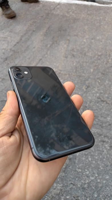 Продам iPhone 11