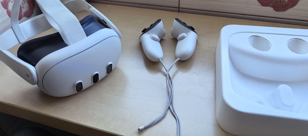 Ochelari VR META Quest 3 - - 512GB - - Oculus // ca noi - - 2270 lei