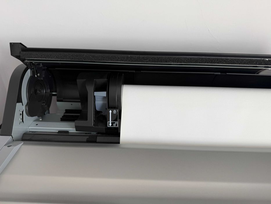 Epson SureColor SC-P7500 24" професионален широкоформатен принтер