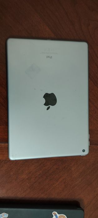 Ipad продам б/у без зарядки