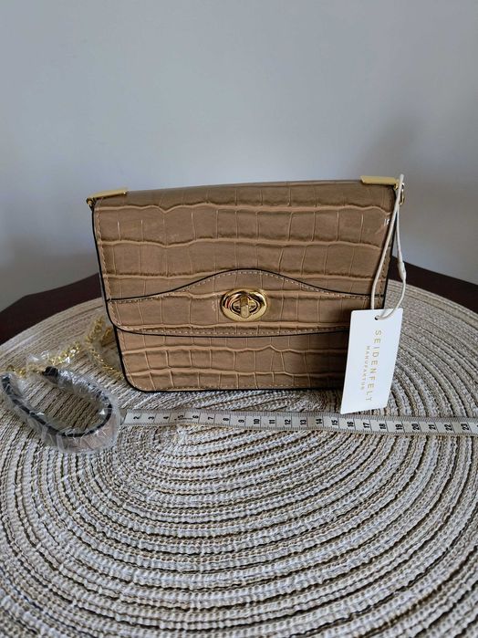 Poșetă Seidenfelt Manufaktur – Tuuli Small Crossbody în nuanța Sand/Gold.