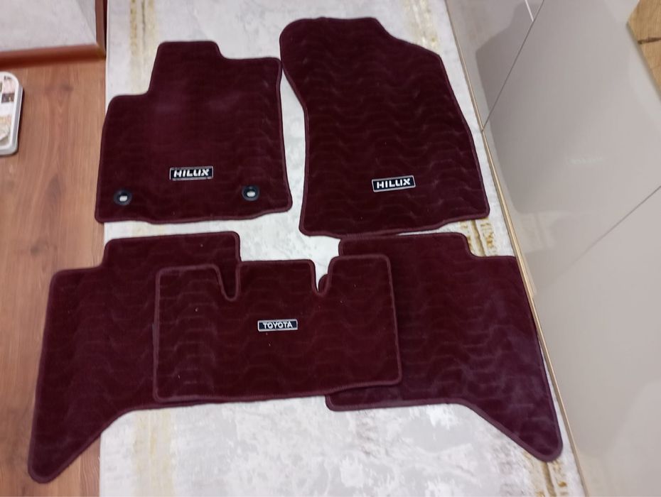 Полик для машины , б/у.