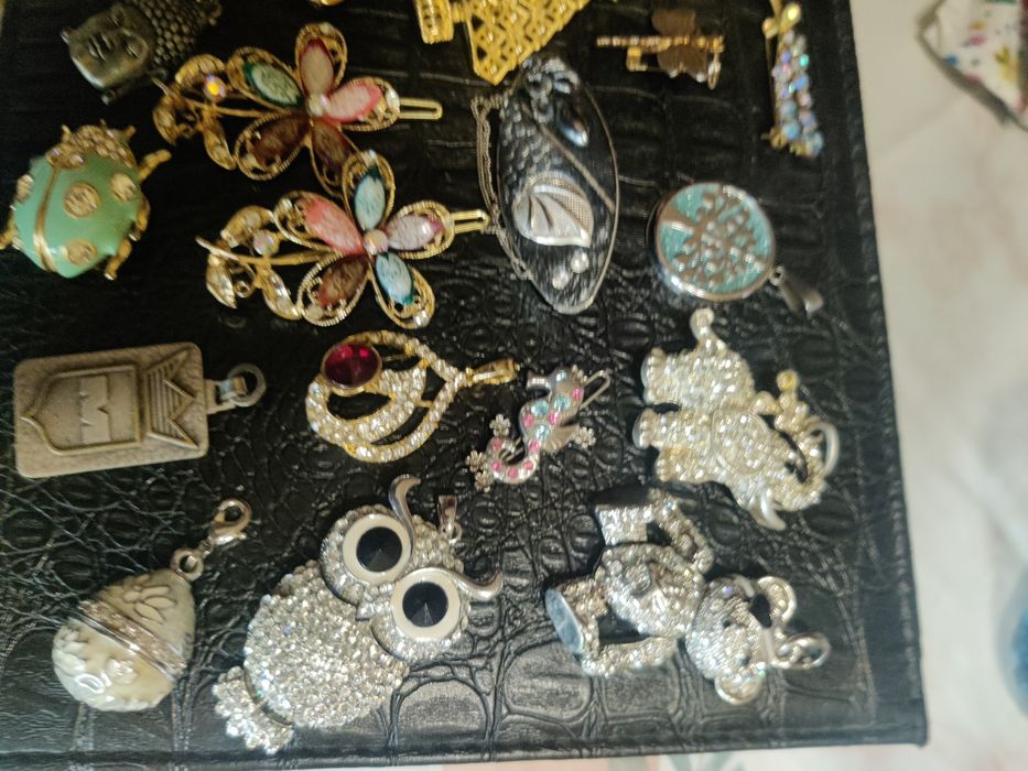 Разпродажба на Пръстени брошки и висулки.Нови