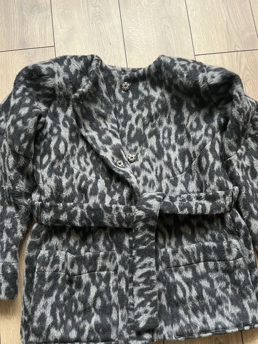 Сиво вълнено палто