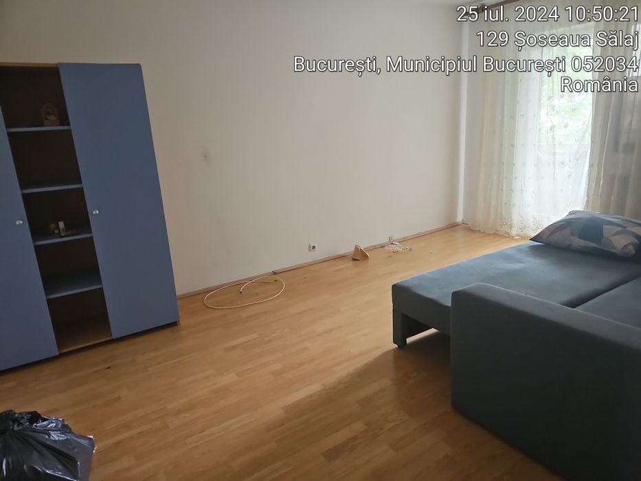 Cameră de închiriat