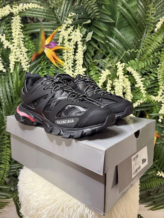 Balenciaga track led