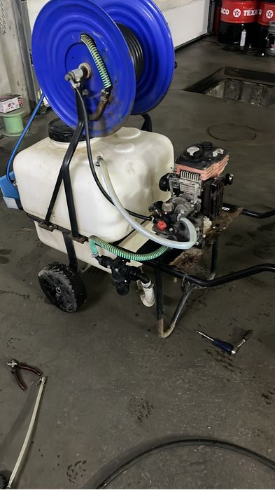 Vand pompa stropit pomi  pe benzina  Ama Italia