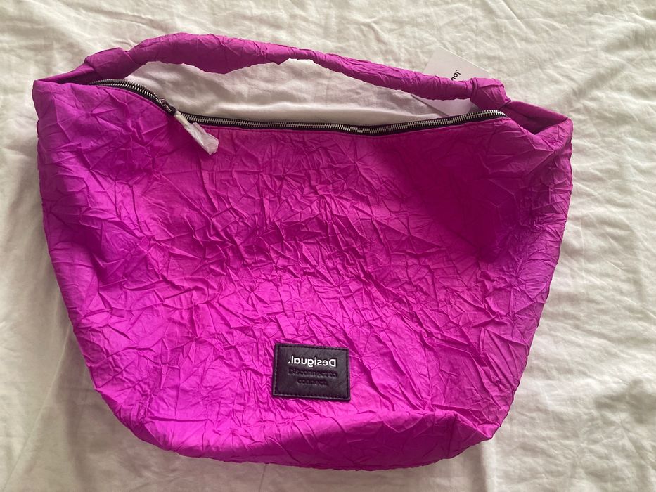 Desigual - оригинална нова чанта цвят цикламен