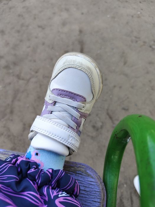 Продам детскую обувь