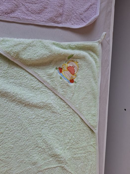 Нови халатчета за баня размер 86 и 98 и кърпи за баня