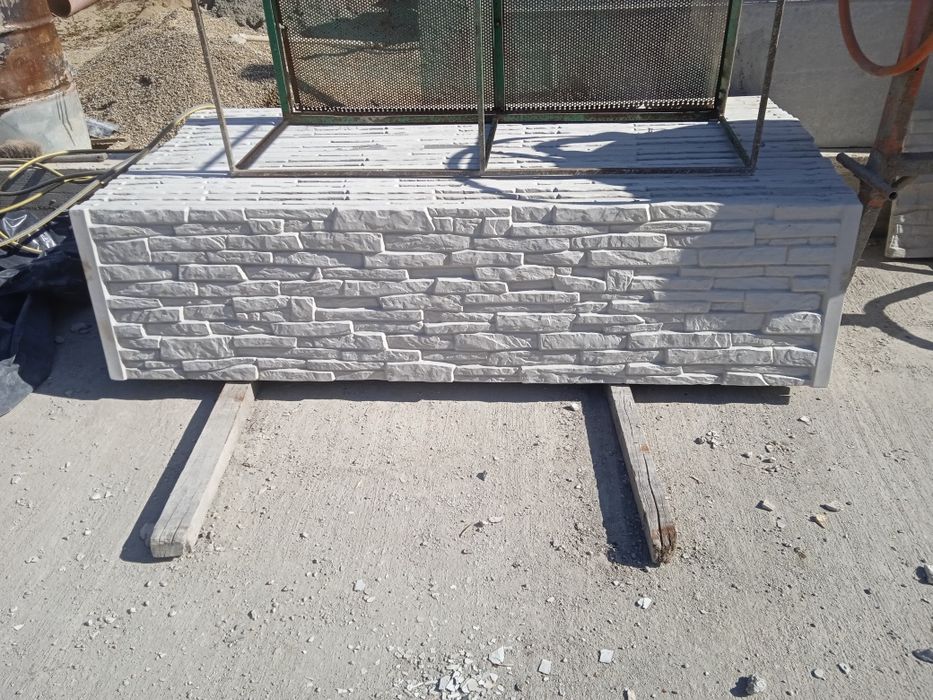 Producem și vindem garduri prefabricate