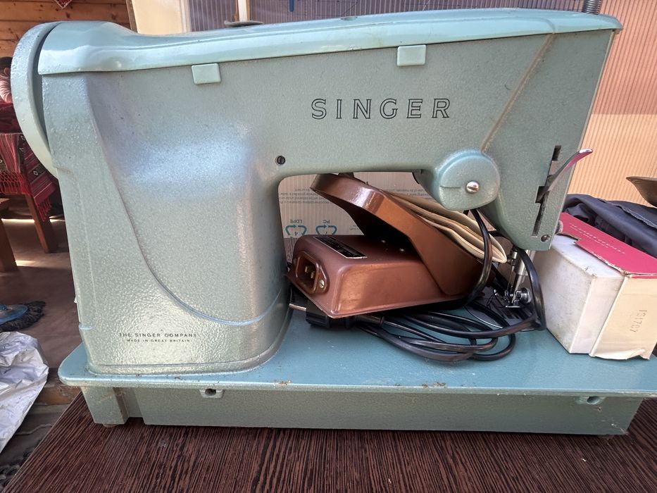 Masina de cusut Singer