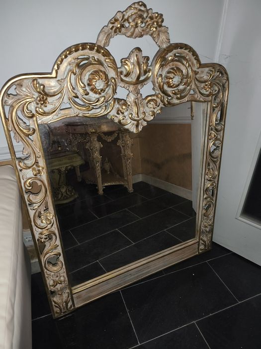 Vănd mobilier avantajos