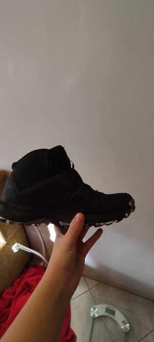 Зимни обувки adidas