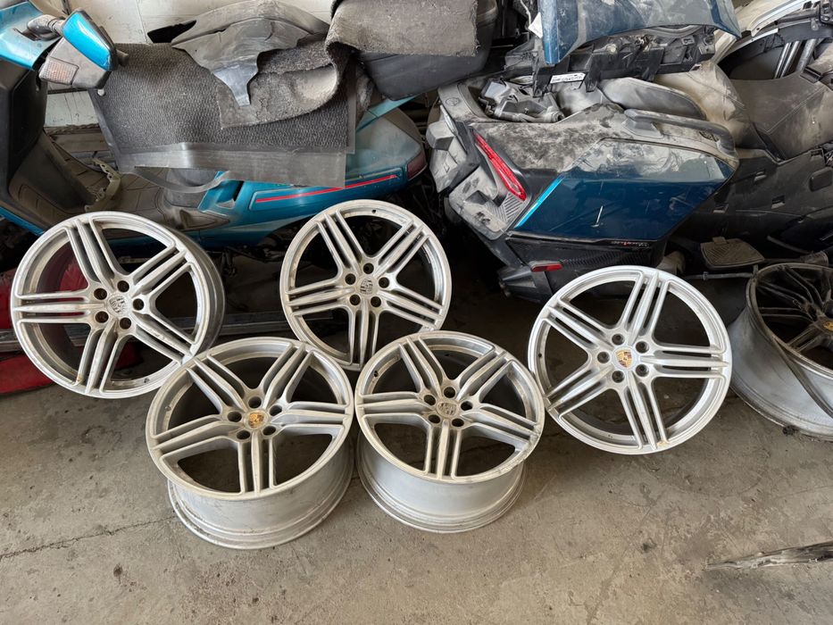 Джанти Порше Макан