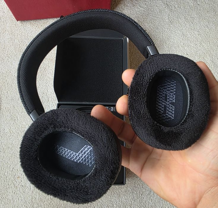 Casti JBL live 660NC