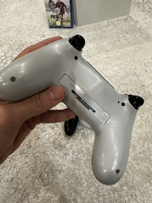 Продаю пс 4 фат