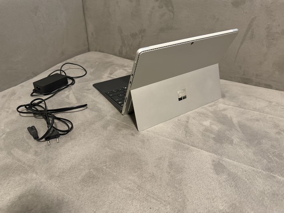 Microsoft Surface Pro8