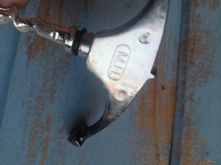 H. M.  Desfacator tirbuson ancora placat argint