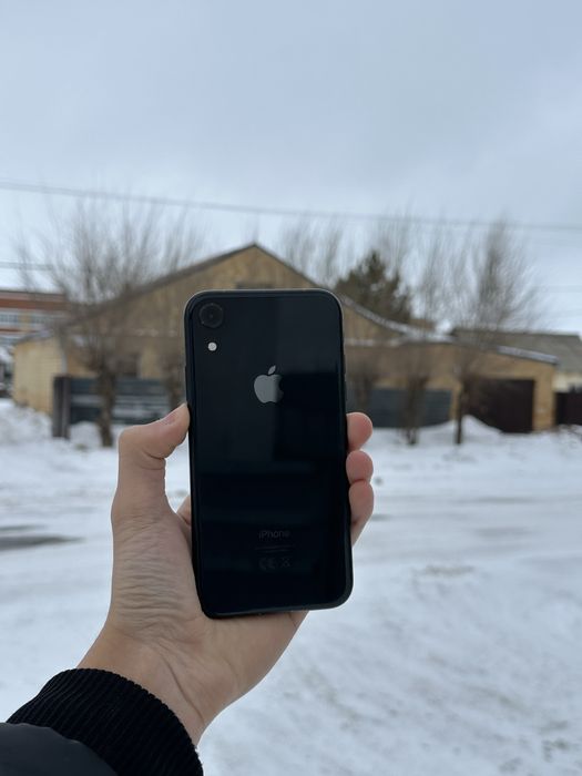 Продам срочно iPhone XR 64GB