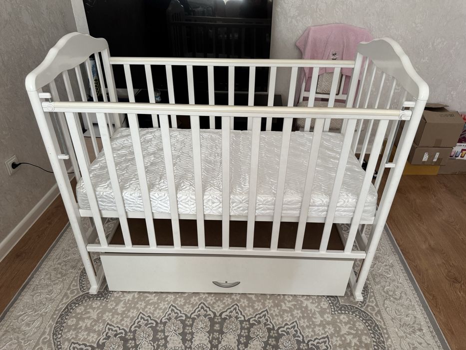 Детский манеж с матрасом