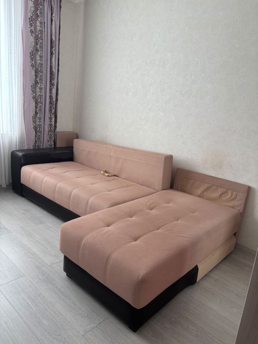 Продаю диван угловой