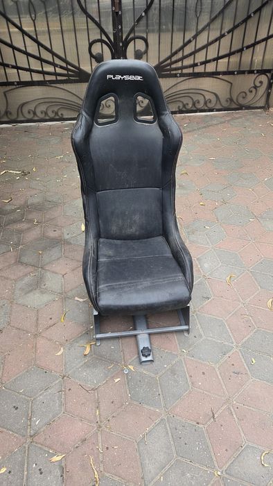 Vand scaun de gaming marca playseat