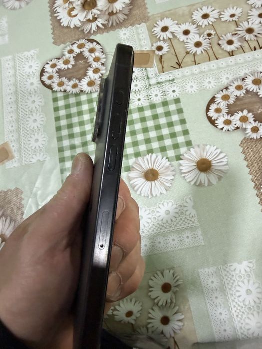 Продавам  айфон 15 про макс