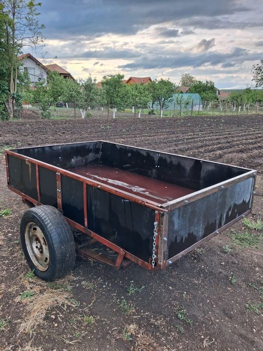 Remorcă de vanzare