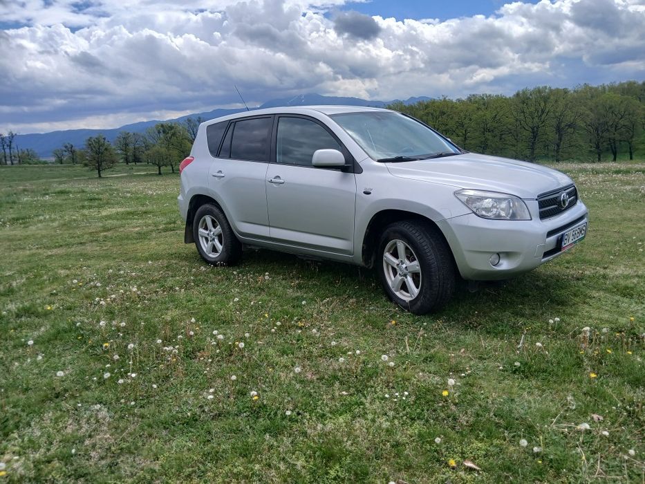 Vând toyota rav 4