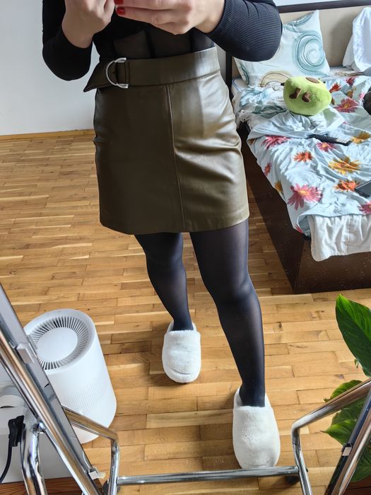 Zara пола зелена