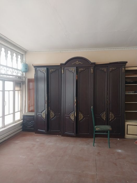 Спальни гарнитур 1та шифонера 2 та скафча 2та тумбочка 2та  термо 1та