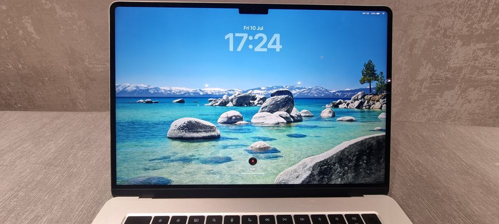 MacBook Air, ekran 15.3 Retina UHD, operativka 16GB, xotira 500GB SSD