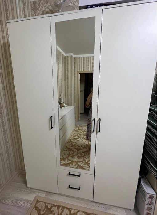 Шкаф,Кровать ,комод продается