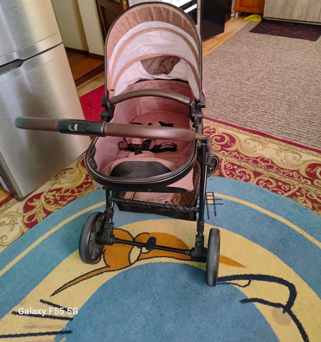 Продаётся срочно в отличном состоянии каляска трансформер.