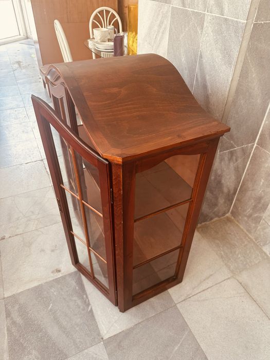 Витрина от масив и фурнир – Rondova, неокласически стил